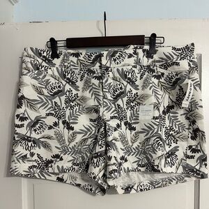 Old Navy Floral Chino Shorts - Size 16 - NWT